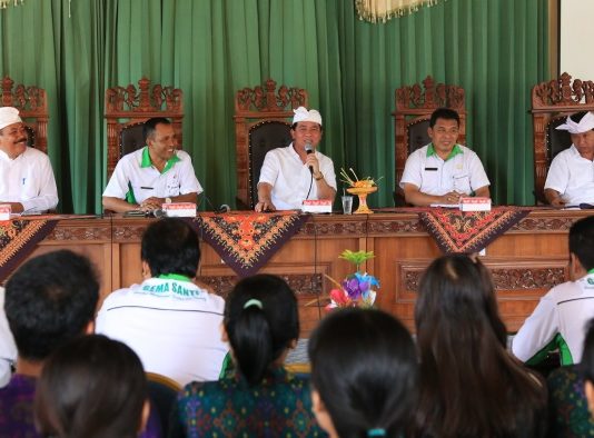 Evaluasi Yowana Gema Santi, Bupati Klungkung Akan Buatkan Aplikasi untuk Memudahkan Input Data di Desa