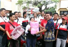 Pemkab Klungkung Bagikan Tas Ramah Lingkungan