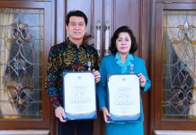 Bupati Klungkung dan Ketua TP-PKK Klungkung Terima Penghargaan Manggala Karya Kencana