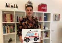 Coca-Cola Serahkan Bantuan Satu Unit Ambulans Kepada PMI