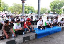 Kumpulkan Pedagang Buah dan Bawang, Bupati Minta Seluruh Pedagang Ikuti Aturan yang Berlaku di Klungkung