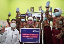 Dukung Pembelajaran Jarak Jauh, XL Axiata Donasikan Smartphone Untuk Pelajar Tidak Mampu