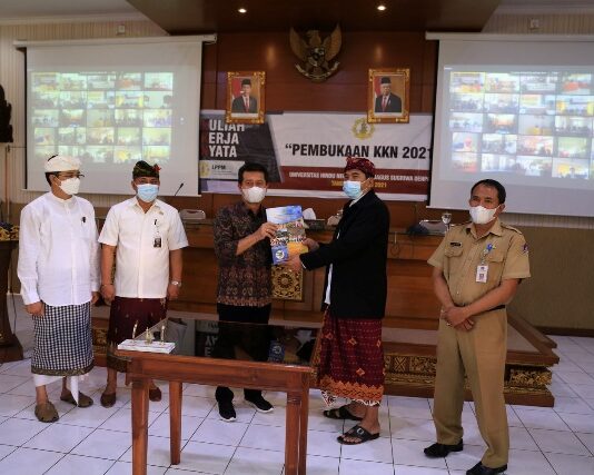 Bupati Membuka Kegiatan KKN Universitas Hindu Negeri di Klungkung