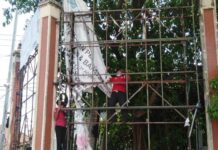 Terkesan Kumuh Serta Melangar Aturan, Satpol PP Kota Denpasar Tertibkan Spanduk dan Baliho