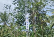 Senyum Bahagia Masyarakat Selong Belanak Lombok Sambut BTS BAKTI Kominfo