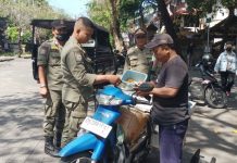 Masih Berjualan di Atas Trotoar, Satpol PP Denpasar Tertibkan Pedagang Kaki Lima