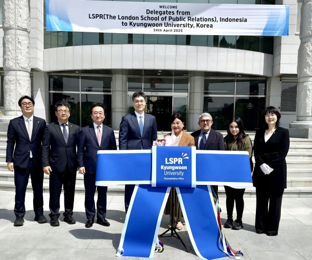 Kedatangan Rombongan Delegasi LSPR Institute disambut oleh Presiden Kyungwoon University, Keun Park dan Manajemen Kyungwoon University