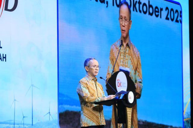 Ketua Dewan Komisioner OJK Mahendra Siregar