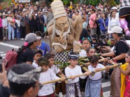 Bupati Satria Apresiasi Kreativitas Anak PAUD dalam Parade Ogoh-Ogoh di Klungkung